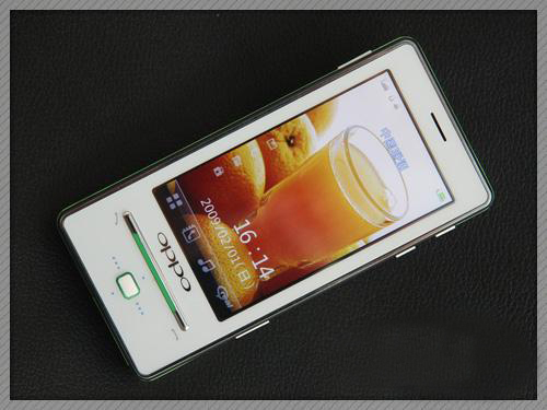 作为时尚领军品牌,oppo最近推出了其第一款触摸屏手机real t9.