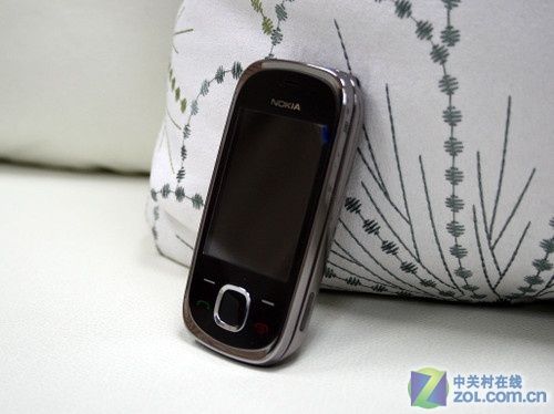 低端滑盖3G手机 诺基亚7230价格再降百元