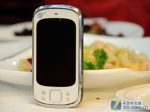 时尚精悍机器人 MOTO智能ME501再降价