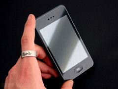 终结iPhone 多点触摸魅族M8震撼到货