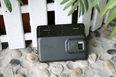 Maemo5侧滑强悍机 诺基亚N900再爆新低