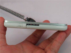 时尚大屏华丽触摸 飞利浦V900再创新低