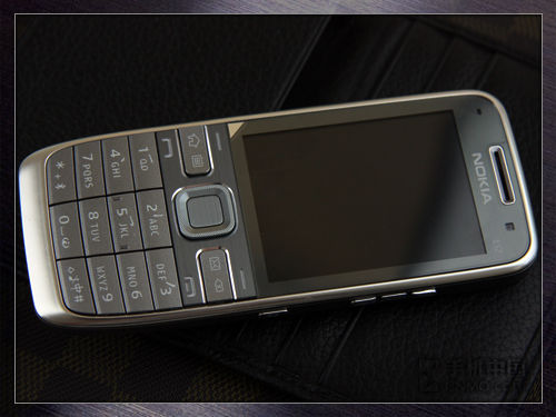 即将跌入千元档 诺基亚智能E52降百元 