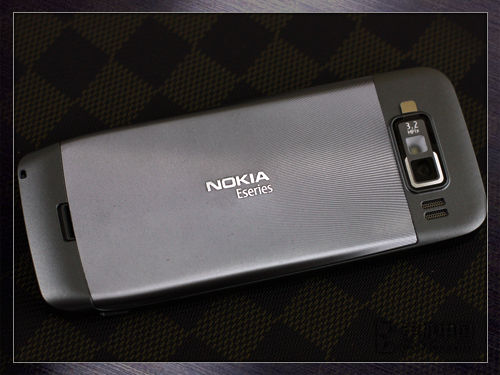 即将跌入千元档 诺基亚智能E52降百元 