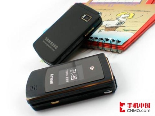 双屏双待双输入 三星W589降价买一送一