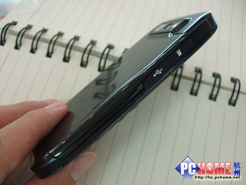 点击查看本文图片 诺基亚E71 - GPS+WIFI 全键盘智能机诺基亚E71仅2K