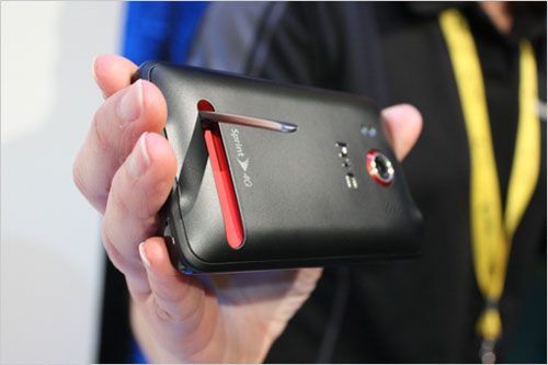 完胜iphone 4 HTC EVO 4G不足4千元