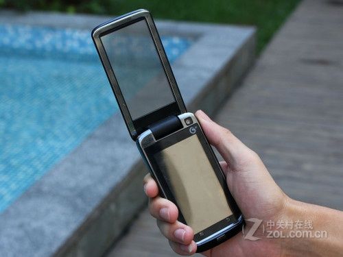 3G高清屏智能机 摩托罗拉MT810降172 