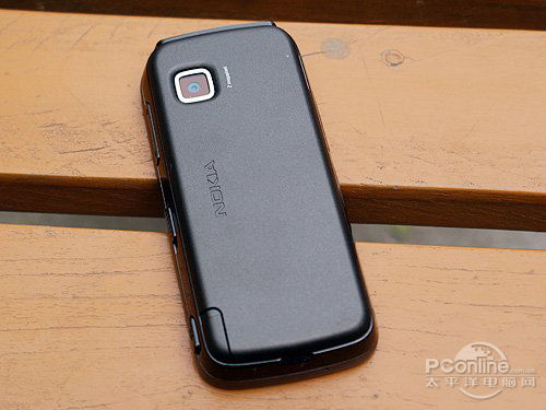 S60经济触控机 诺基亚5233心动价1070元