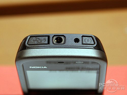 S60经济触控机 诺基亚5233心动价1070元