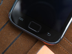 暴强Android旗舰机 三星I9000售价松动