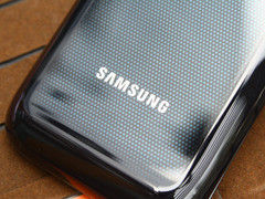 暴强Android旗舰机 三星I9000售价松动