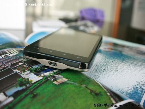 4.3英寸双网智能机 HTC T9199双擎到货