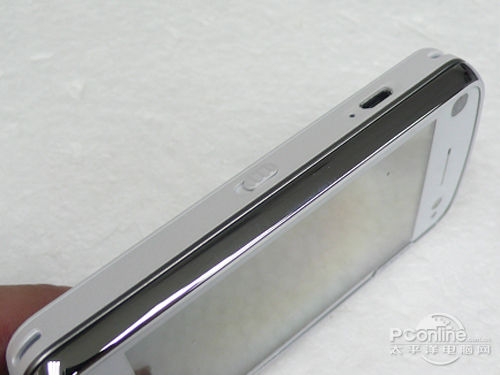 沈阳冬季雪白感受诺基亚N97白色仅2480元