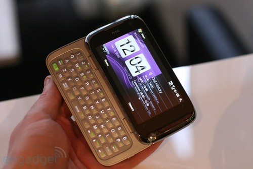 htc touch pro2真機圖賞 touch pro2以touch pro的側滑蓋全鍵盤設計