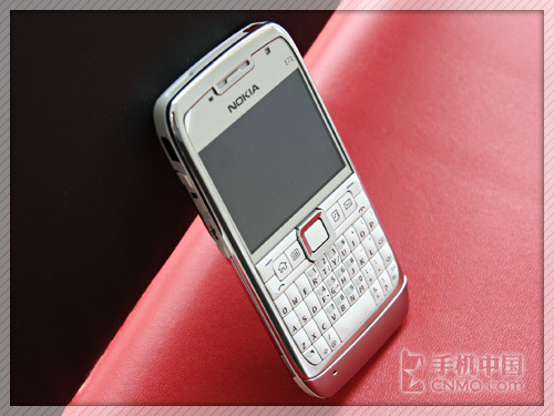 [新品]纯白诱惑 诺基亚商务旗舰e71白色版赏