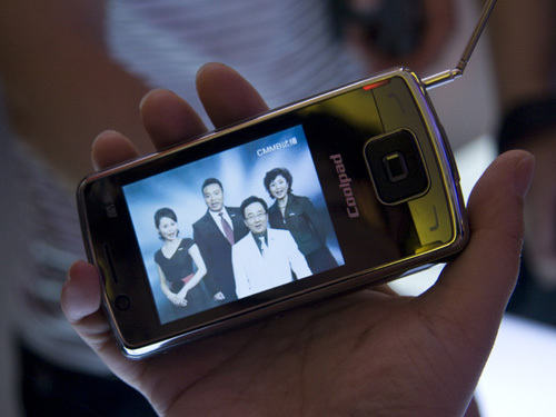 行业在经济寒冬中迸发的2009年手机市场