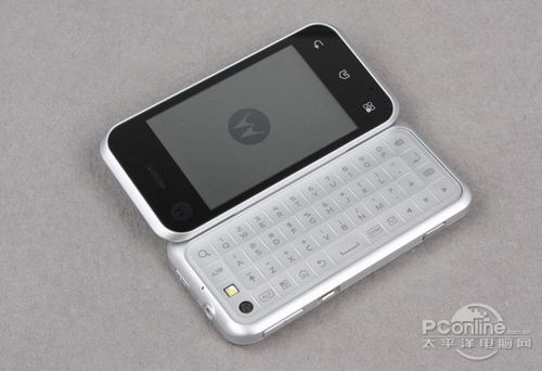 网游综合区手机资讯 69  [行情]颠覆传统 侧滑盖摩托罗拉me600报