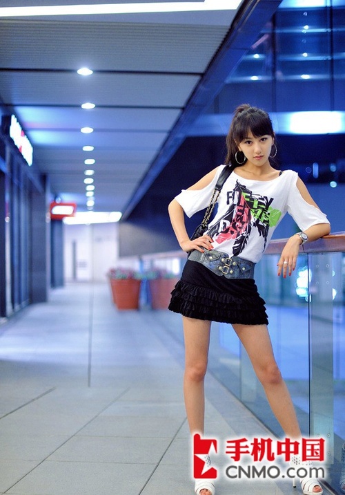 [花边]手机装大牌 iphone girl的哥特街头风