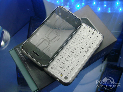 "后翻盖"新颖时尚 摩托罗拉me600仅2k1